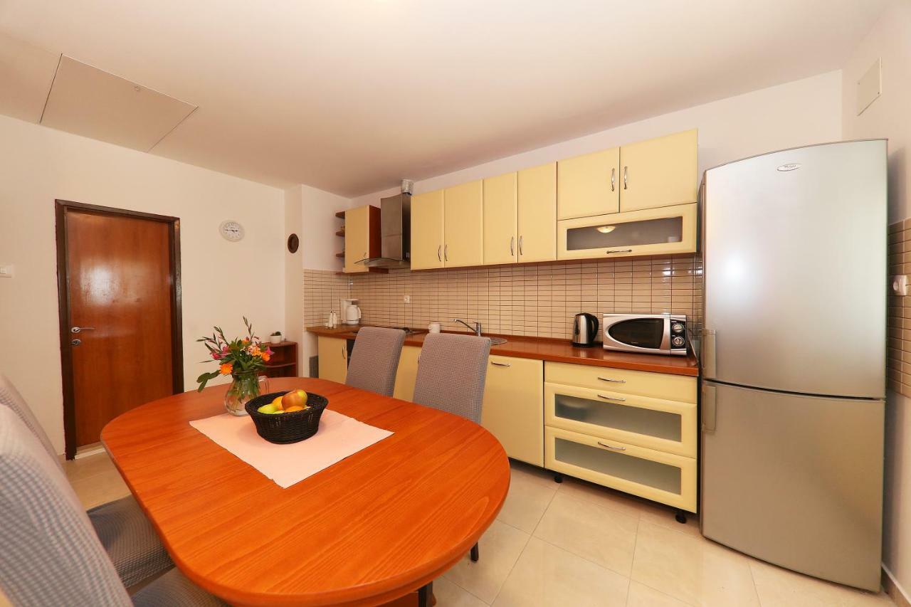 Apartments Anka Ртина Екстер'єр фото